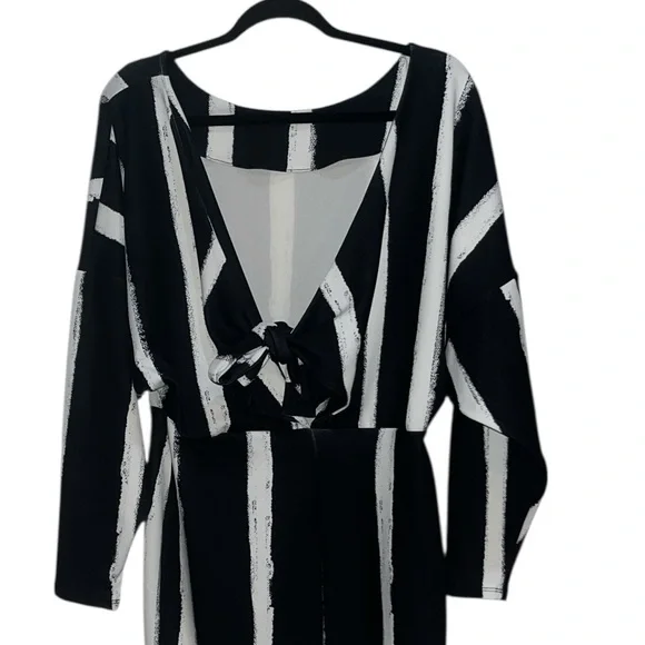 ASOS black and white long sleeve open-back mini dress Size 8 - Picture 4 of 9